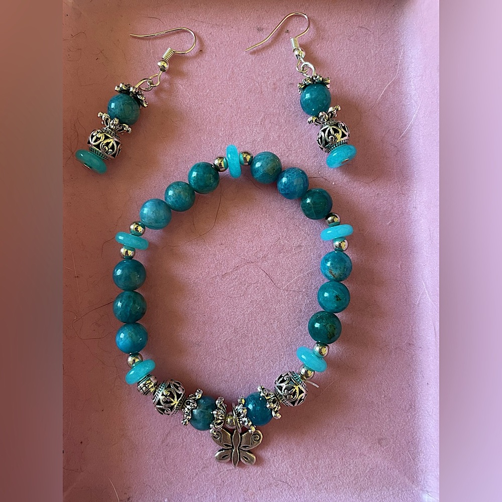 Handmade Bracelet and Earrings Set!